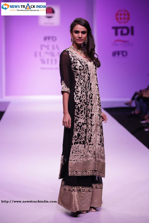 Rosy Ahluwalia and KAvita Gogna Collection at India Runway Week 2014